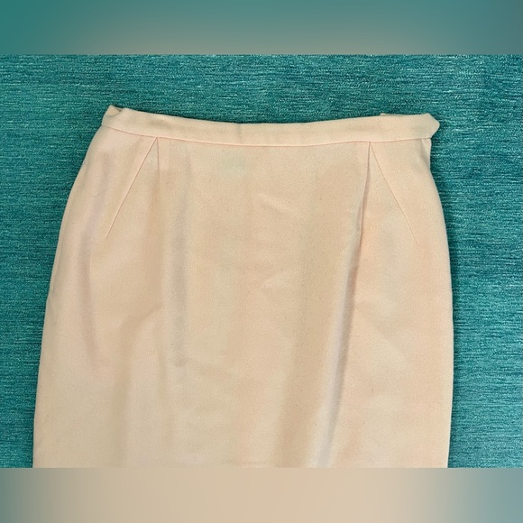 Vintage Retro 1960’s Mid Length Peach 100% Wool Skirt by a coordinate by Talbott - Picture 5 of 16